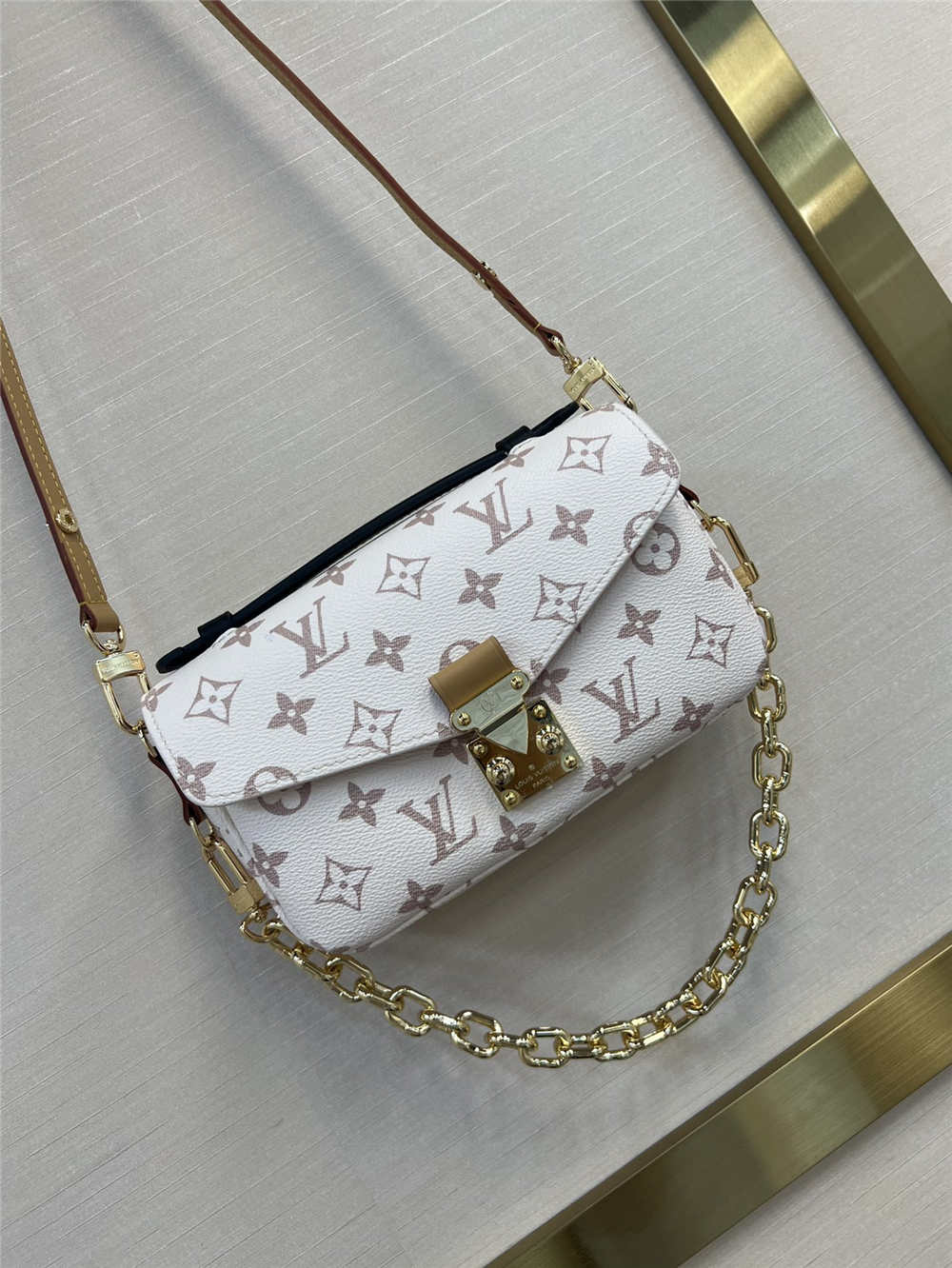 Louis Vuitton Pochette Métis  M46914   size：21.5x13.5x6cm 2025 new 